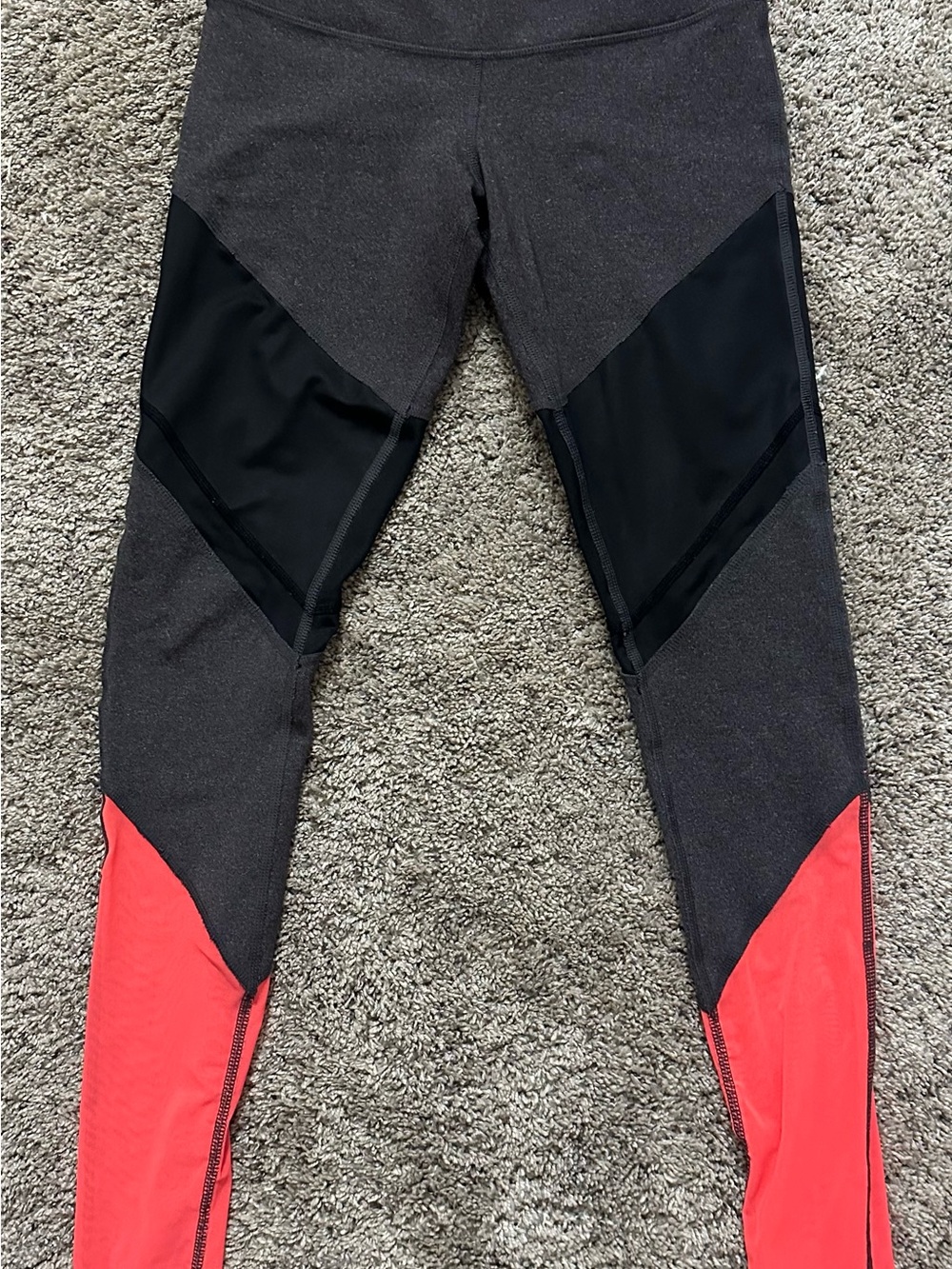 ALO Yoga Kids Black and Red Colorblock Leggings